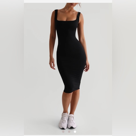LOW BACK MIDI DRESS - BLACK - Picture 1 of 2